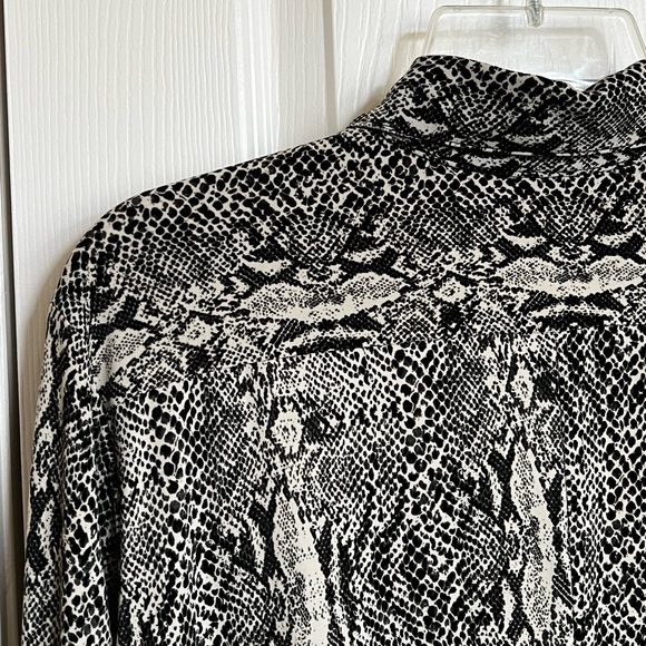 Norma Kamali Python Snake Print, Gray & Black Button Front Shirt Dress. XXL. - Picture 5 of 11